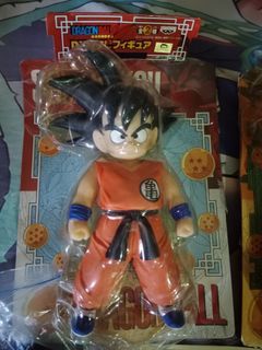Goku vynil figure 2