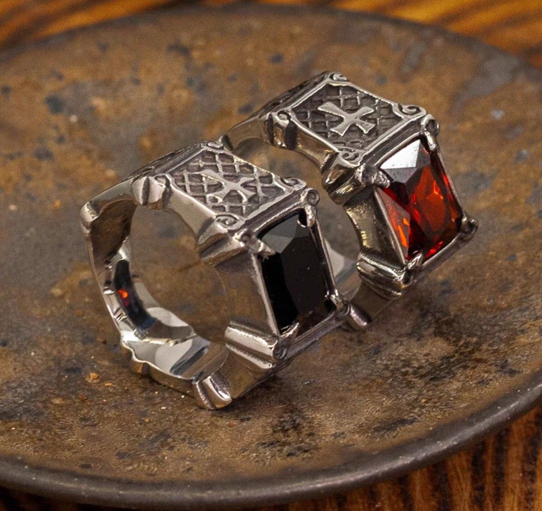 Medieval men's jewelry online