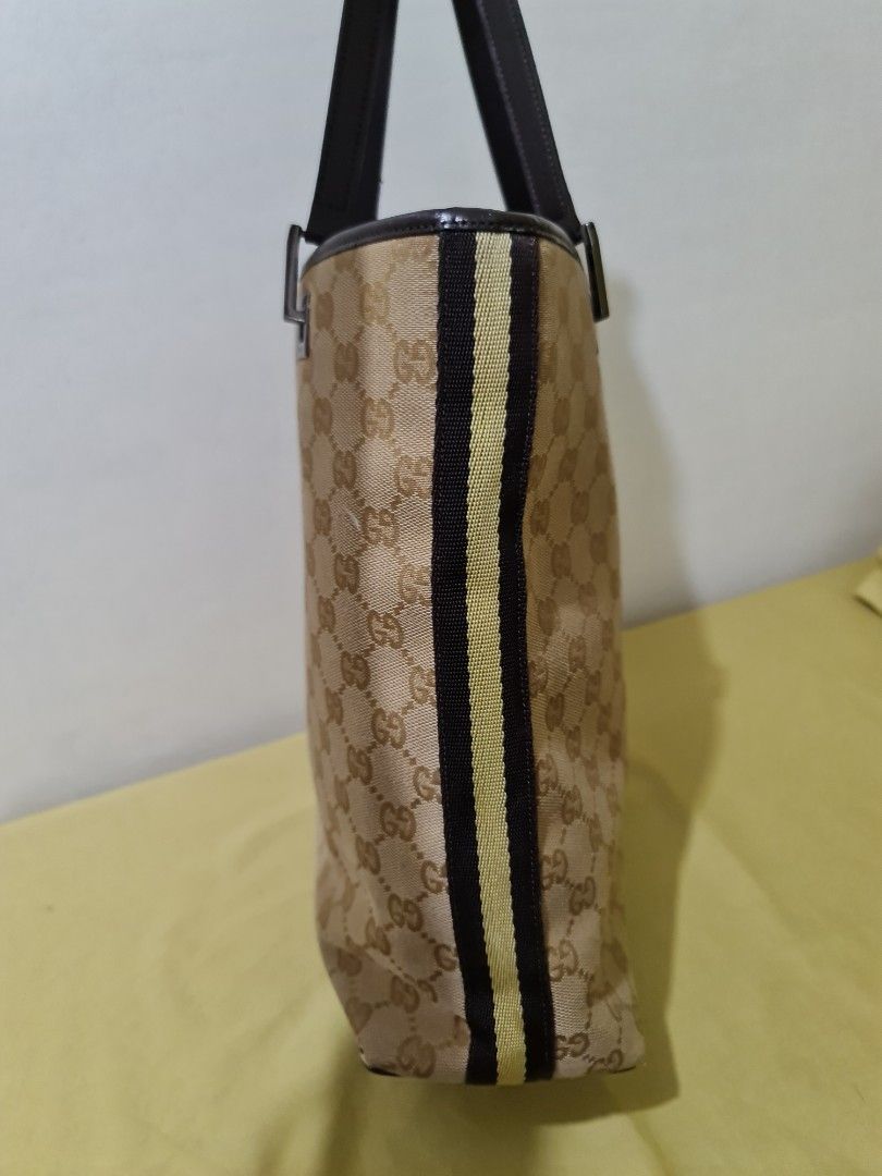 Gucci monogram mini tote (Category: Luxury Bags & Wallets) located in San Pablo. Submitted by ShopbyLiz (Listing ID 1217312398, Image 3). Description: in very good like new condition no flaw authenticity not guaranteed.