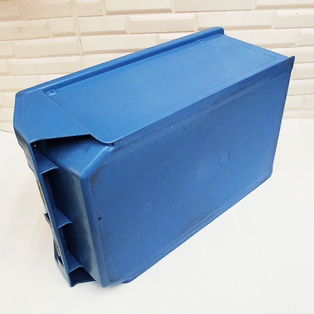  LF 532 Hopper Stackable Bin