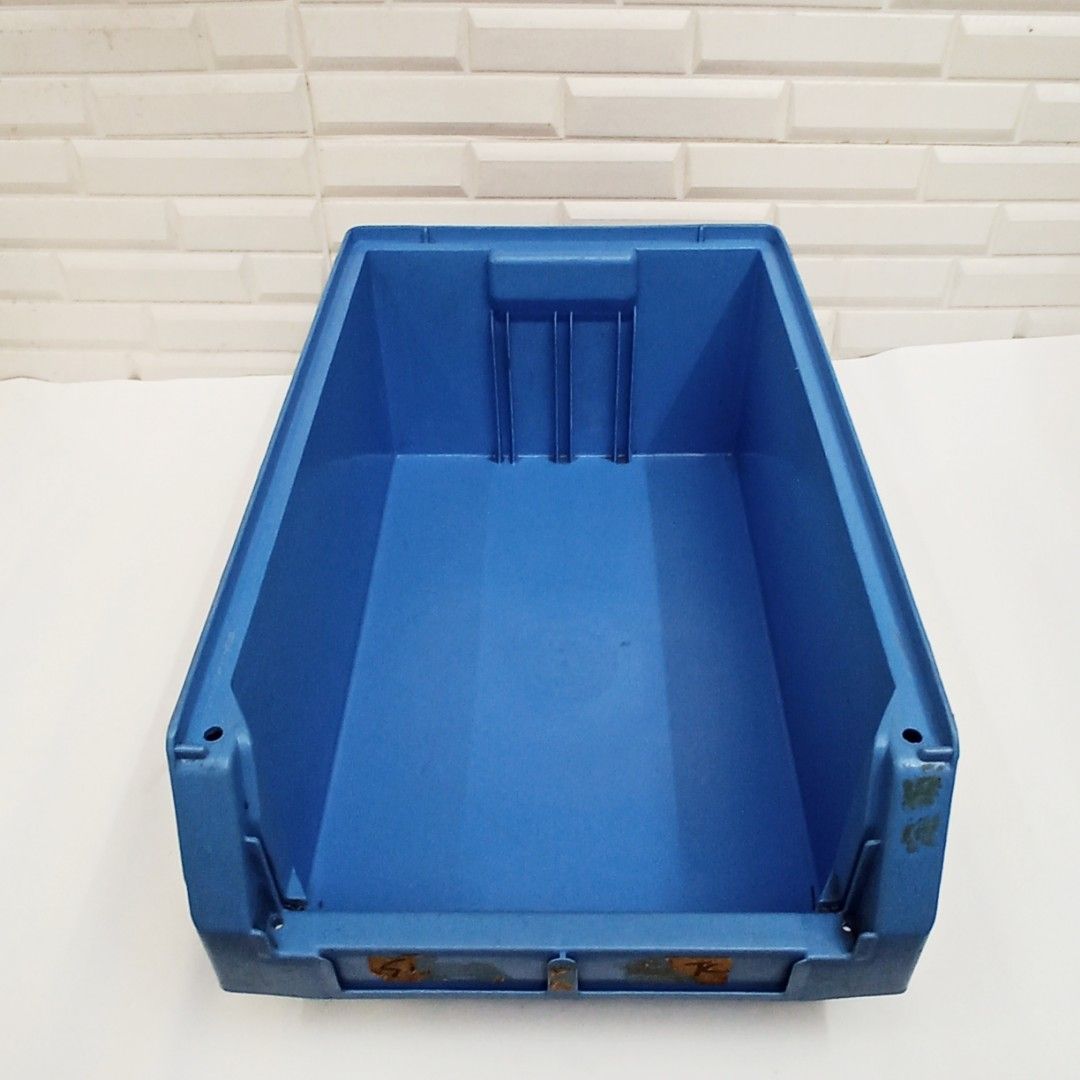  LF 532 Hopper Stackable Bin