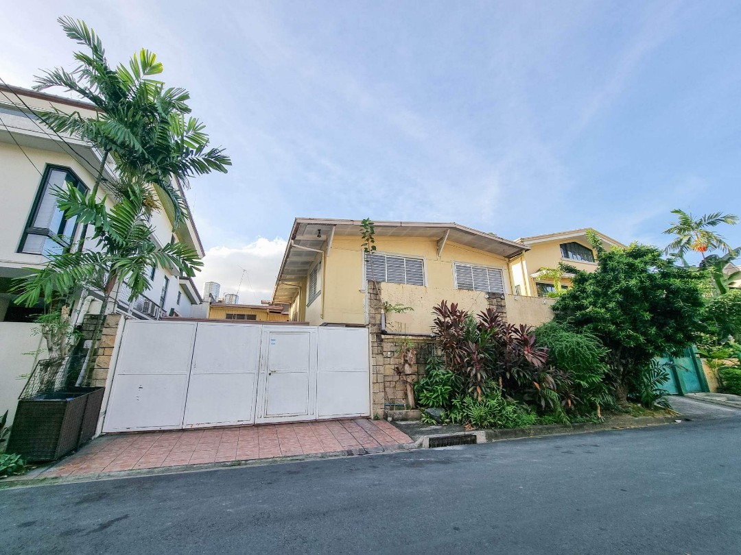 House and Lot for Sale in San Miguel Village, Poblacion, Makati City on