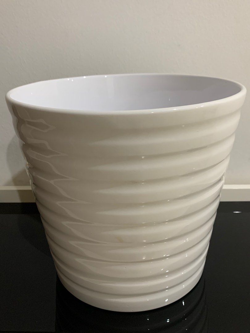 IKEA Ceramic Plant Pot (KARDEMUMMA), Color White, 21cm, Made in