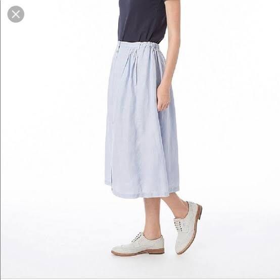 Fabulous Ines de la fressange uniqlo Skirt UK8 Navy floral KB001 main image 1