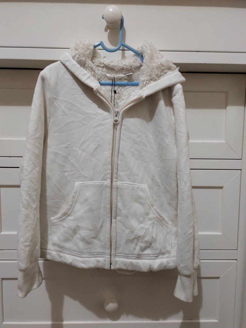 Uniqlo outlet jaket bulu