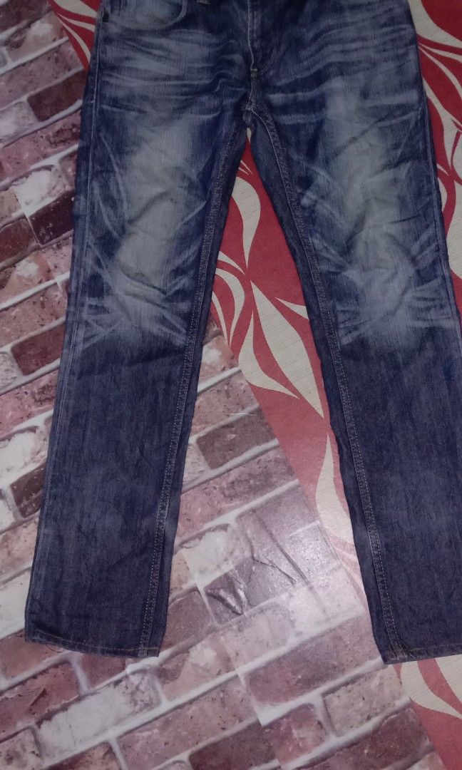 Jeans Levis 513 skinny LEG, Men's Fashion, Bottoms, Jeans on Carousell
