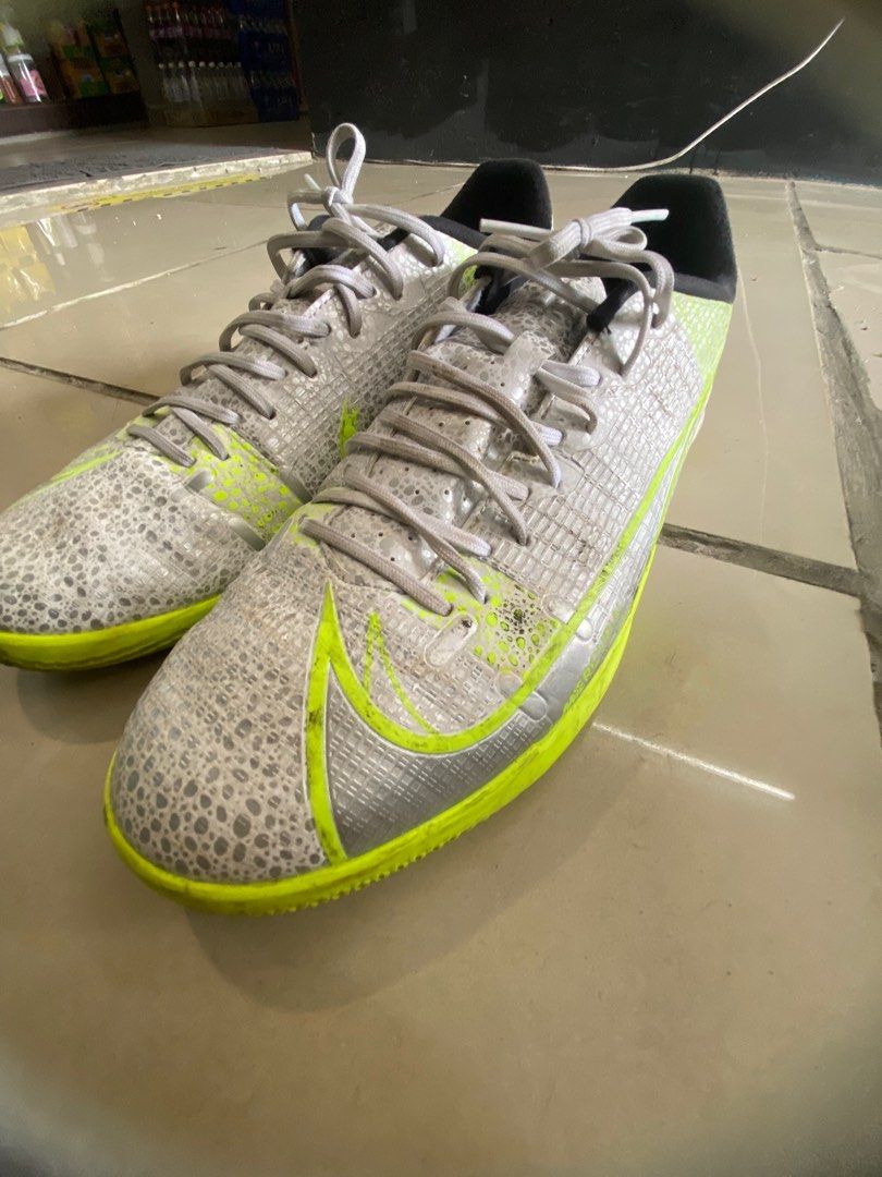 kasut futsal nike 2020
