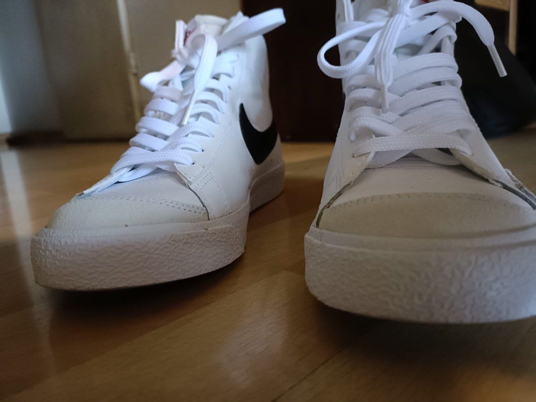 White nike clearance shoes junior