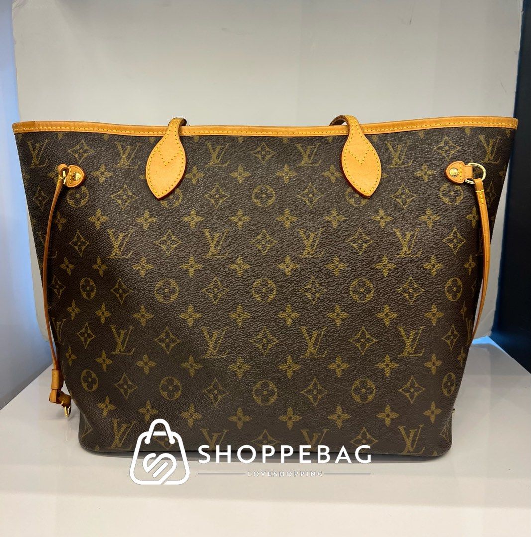 Louis Vuitton LV Discovery Bumbag M44336, Luxury, Bags & Wallets on  Carousell