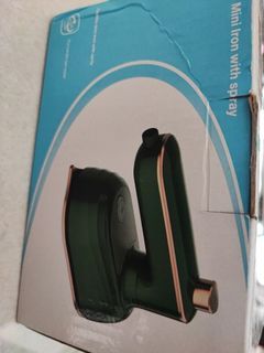 Mini travelling steamer iron