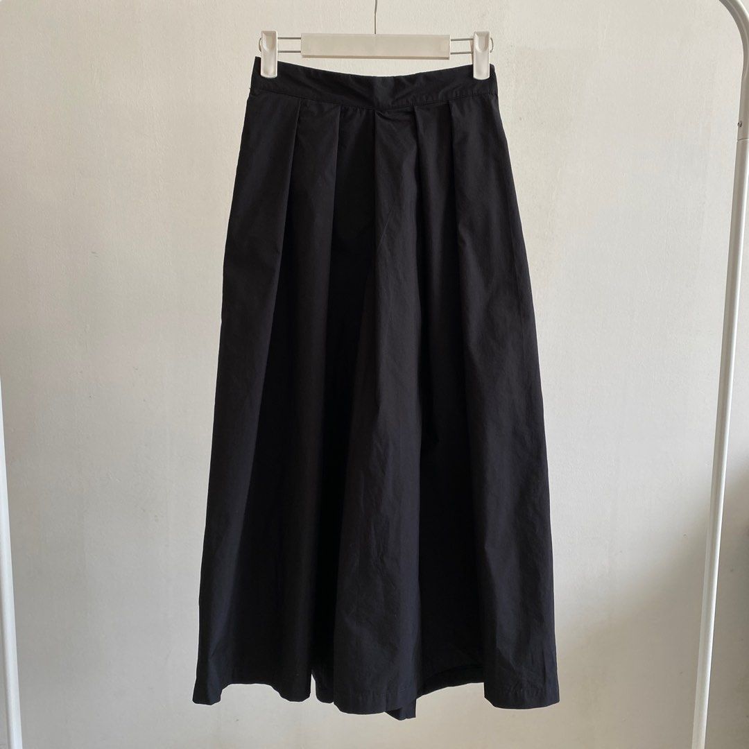 MUJI Culottes Pants (Like Skirt), Women's Fashion, Bottoms, Other ...