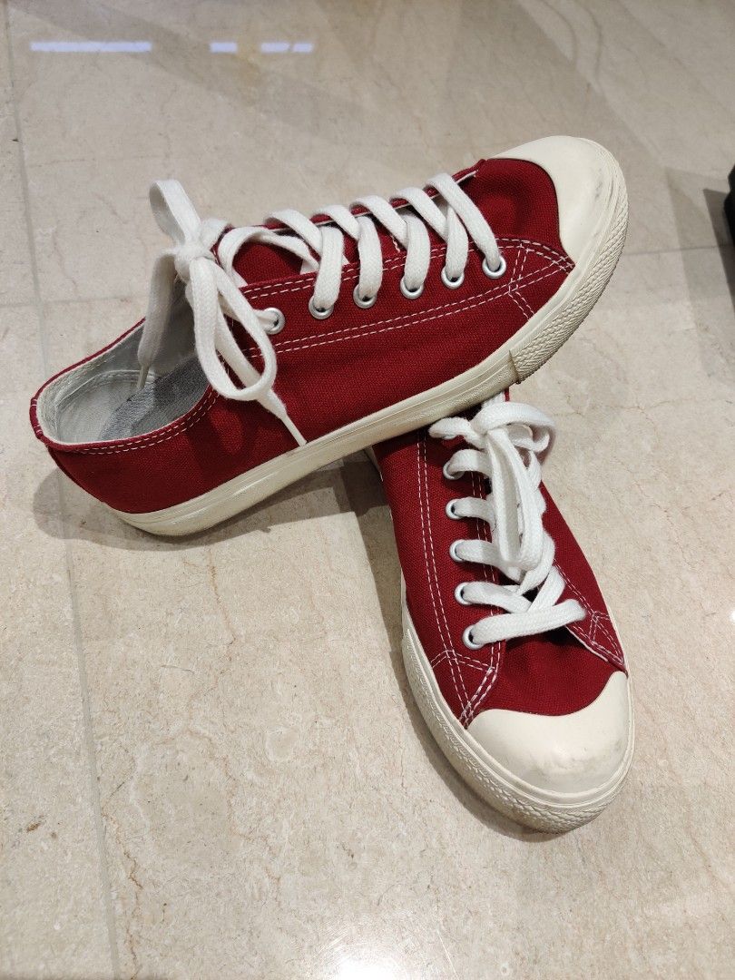 muji white sneakers