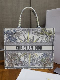 Small Dior Book Tote Ivory and Gray Toile de Jouy Embroidery (26.5 x 21 x  14 cm)