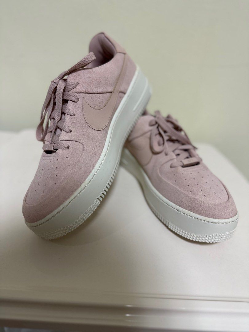 White nike on sale sage low