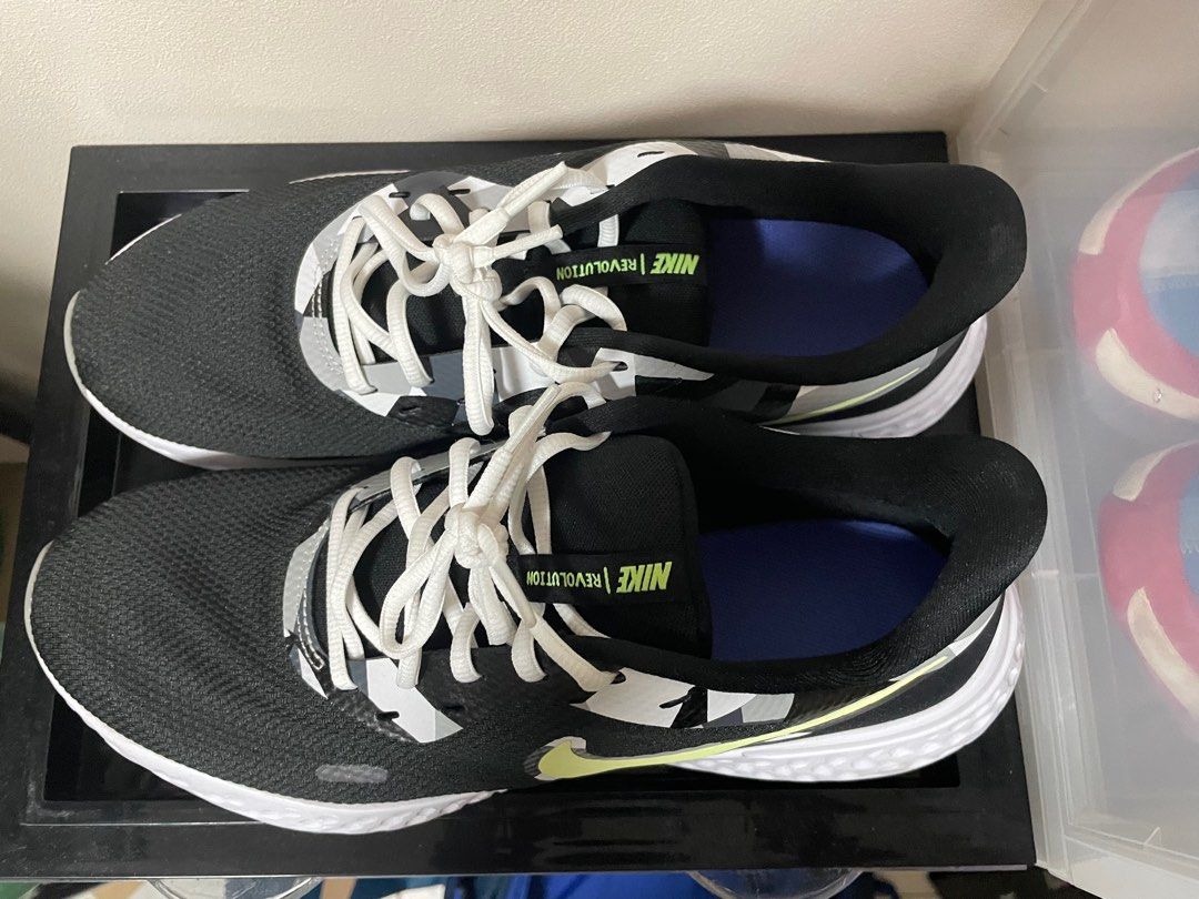 mens nike revolution 5 running shoe