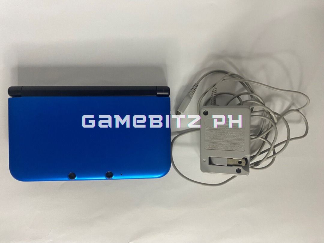 Nintendo 3DS XL (Blue) with 2 3DS Games, Video Gaming, Video Game