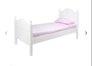 (Category: ) located in . Submitted by adeniam79 (Listing ID 1217225323, Image 1). Description: .