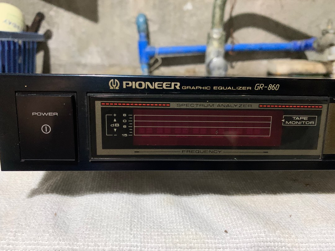 PIONEER GRAPHIC EQUALIZER GR860 AC 120 VOLTS 60 HZ 10 WATTS MADE IN
