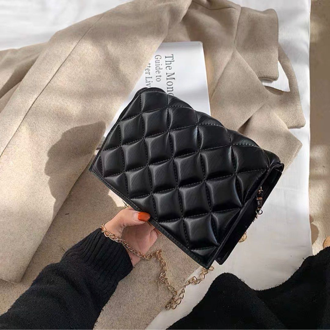 Red sale quilted purse