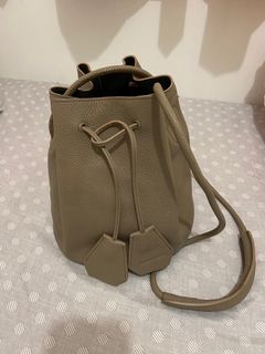 （分類：）位於 。 由 flyingpiggie 提交（商品編號 1217339975，圖片 1）。簡介： 。