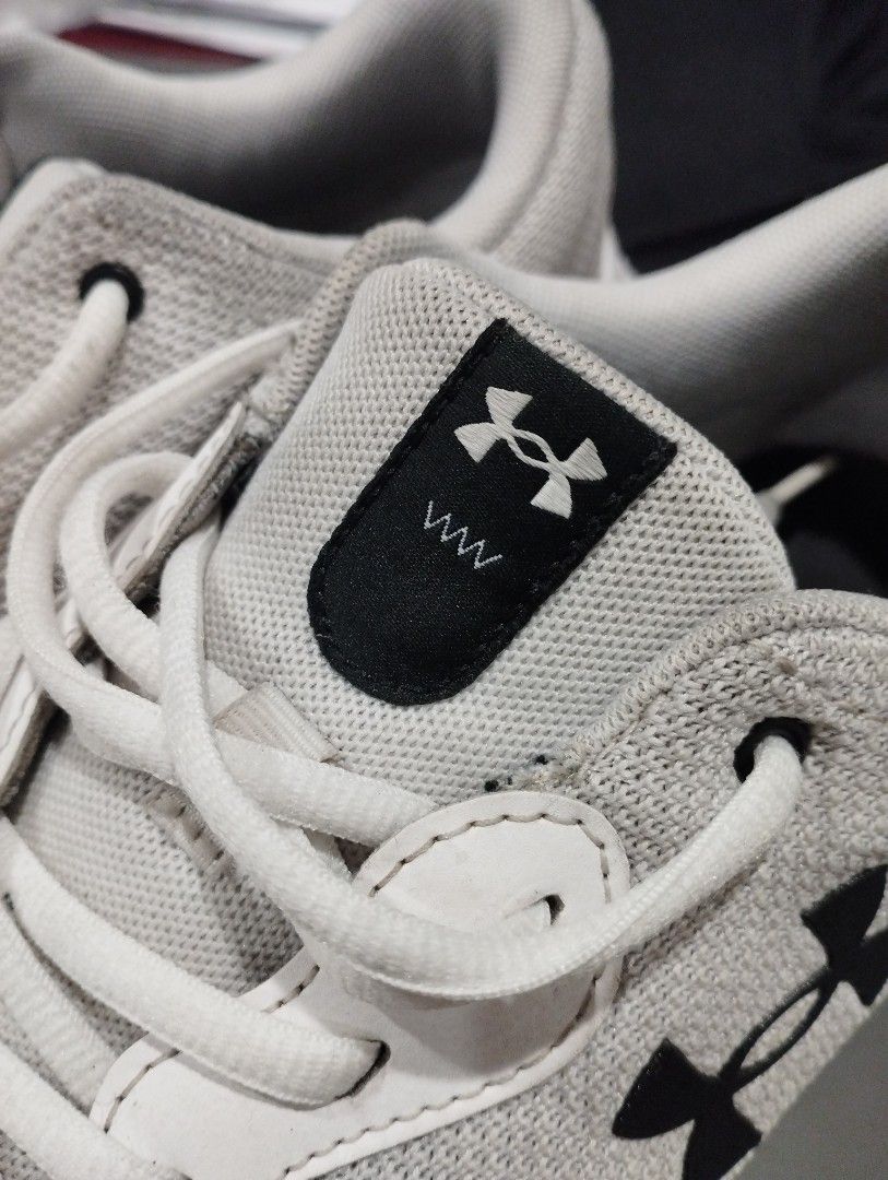Sepatu under hot sale armour original