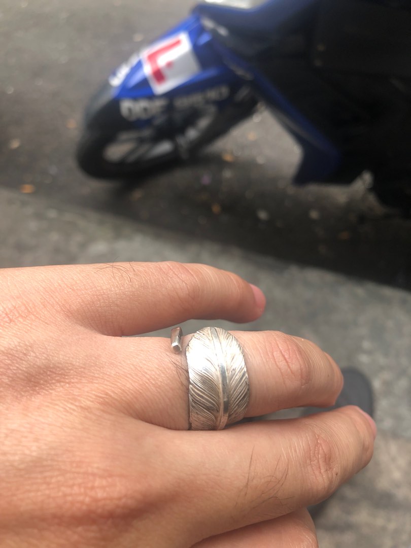 Goro's new arrivals feather ring