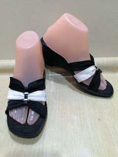Size 7.5 Women Wedge Sandals