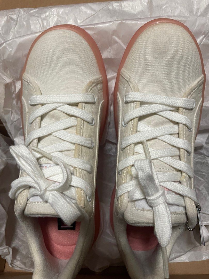 Skechers Size 5 Shoe Women s Fashion Footwear Sneakers on Carousell