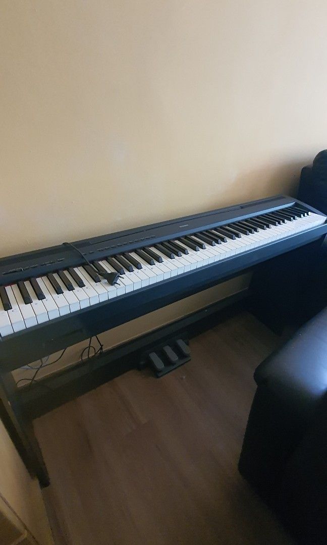 SPOILT Yamaha P85 digital piano, Hobbies & Toys, Music & Media, Musical