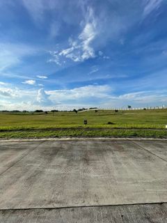 Super Prime Lot For Sale in Mondia Nuvali fronting Mt Makiling  (facing south east)  368
