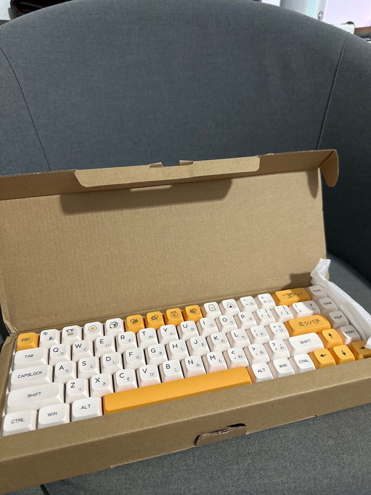 tester 68 w milk honey PBT keycaps, Computers & Tech, Parts ...