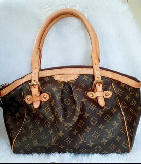 Sold at Auction: Louis Vuitton, Louis Vuitton Tivoli GM Handbag