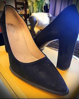 TOD'S VELVET HEELS