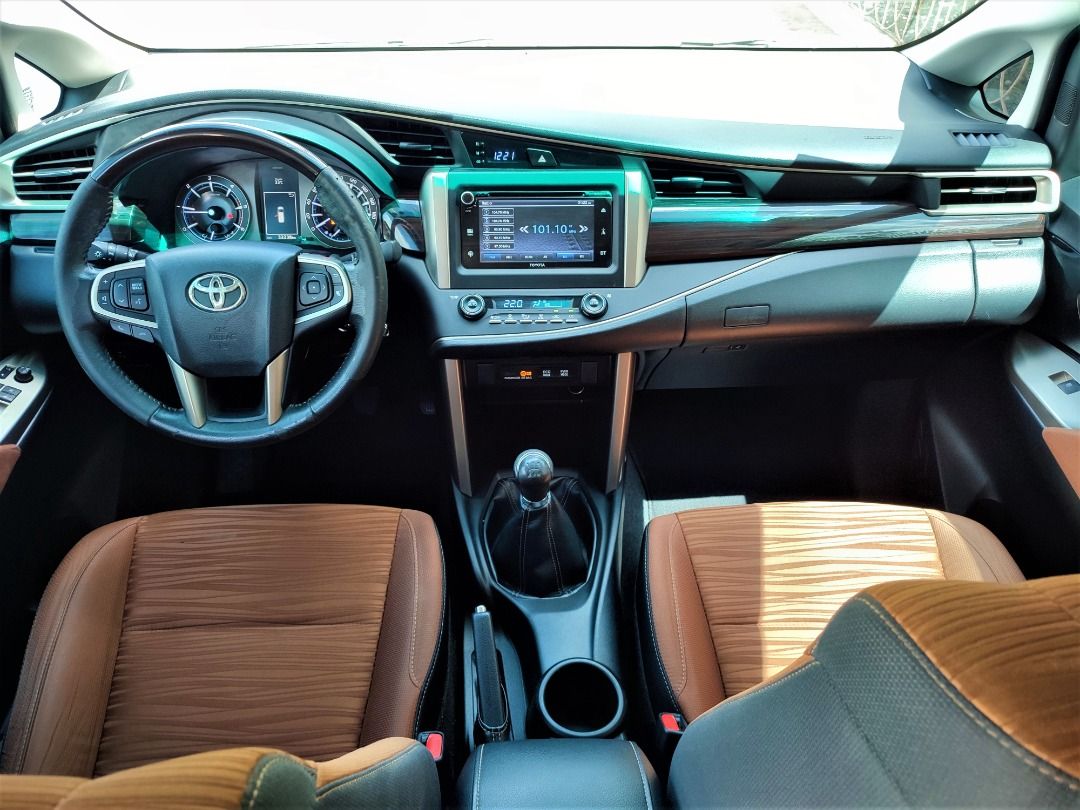 Legenda Jalanan: Mengupas Toyota Innova G Diesel Manual 2011