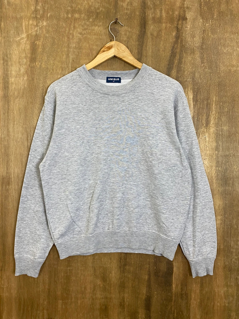 Uniqlo shop grey sweatshirt