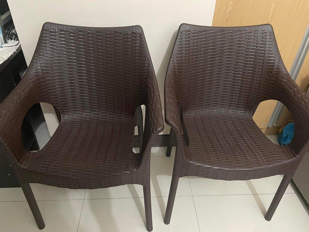 Dining Table with Chair (Uratex) on Carousell