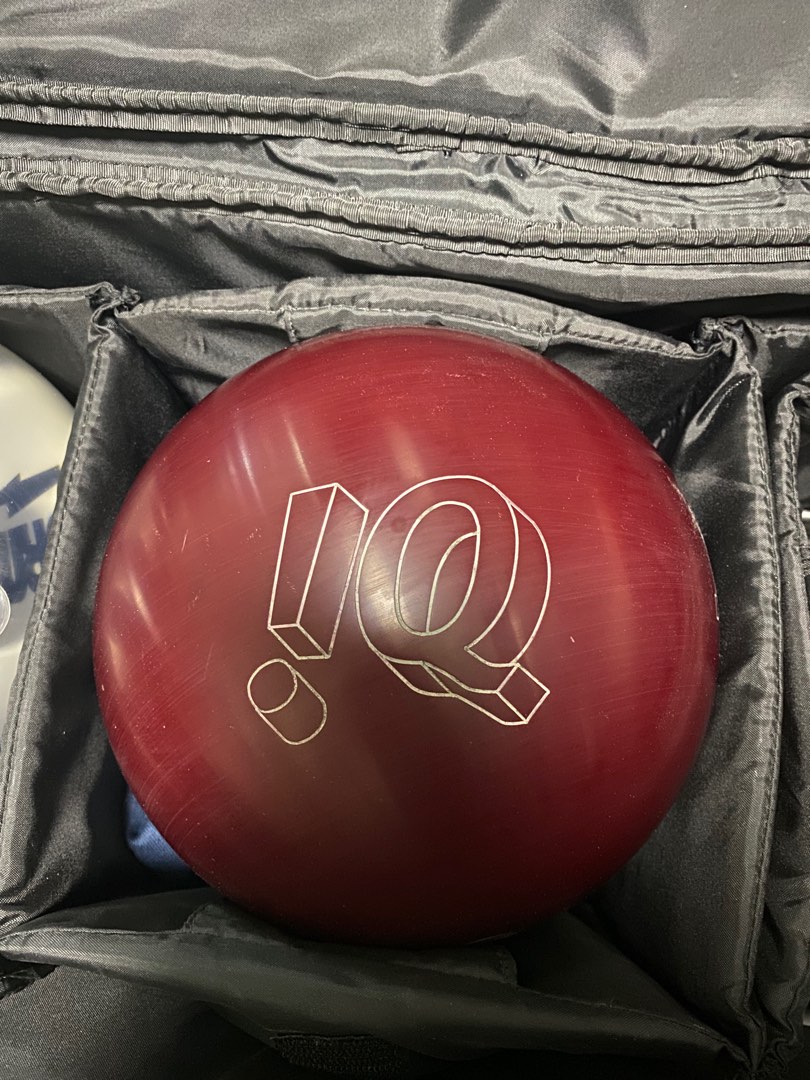 15lbs iq red storm urethane bowling ball, Sports Equipment, Sports