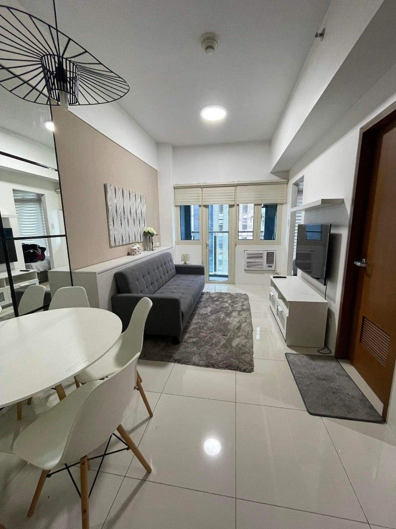 1BR BGC beside Mitsukoshi Mall and Grand Hyatt, Property, Rentals