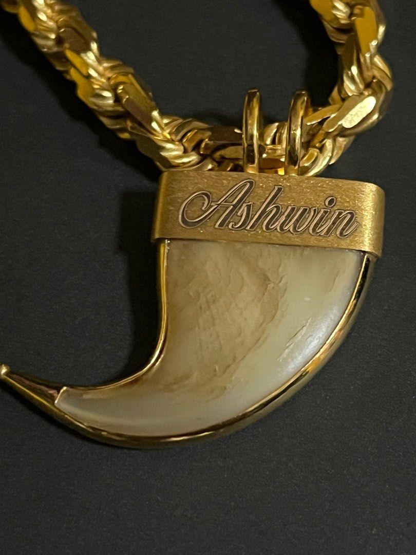 Customised best sale gold pendant