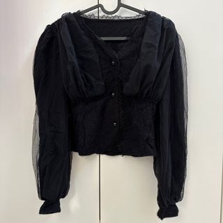 黑色蕾絲上衣