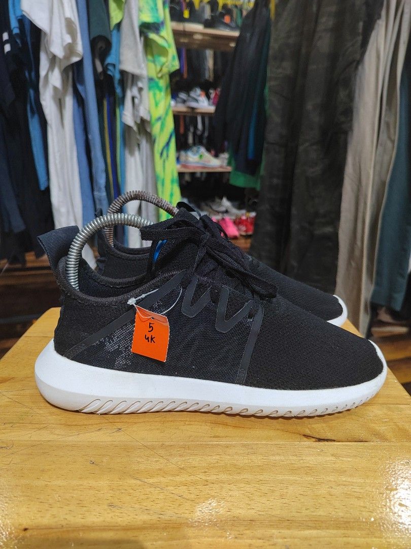 Tubular viral grey on feet 2025