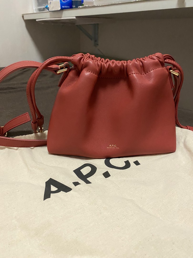 A.P.C｜Ninon mini crossbody bag (red), 女裝, 手袋及銀包, 單肩包 Carousell