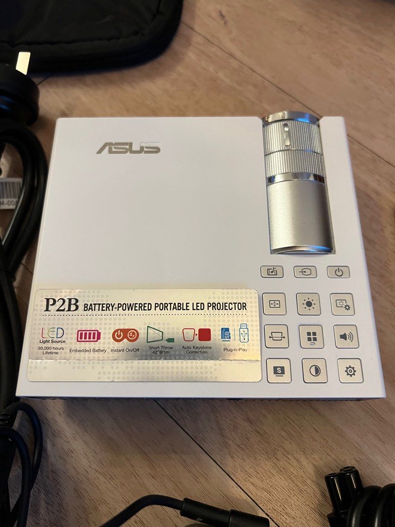 Asus Portable Projector LED P2B, 家庭電器, 電視 & 其他娛樂, 投影機 Carousell