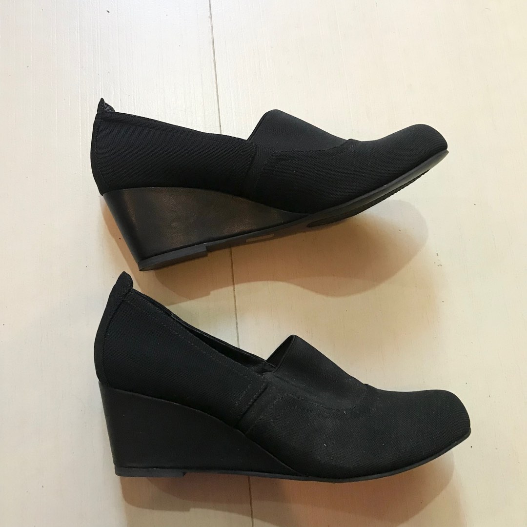 Authentic Lauren Blakwell Black Wedge Shoes, Women's Fashion, Footwear ...
