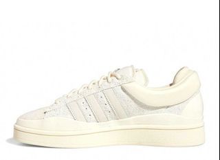 Bad Bunny x Campus

Light white