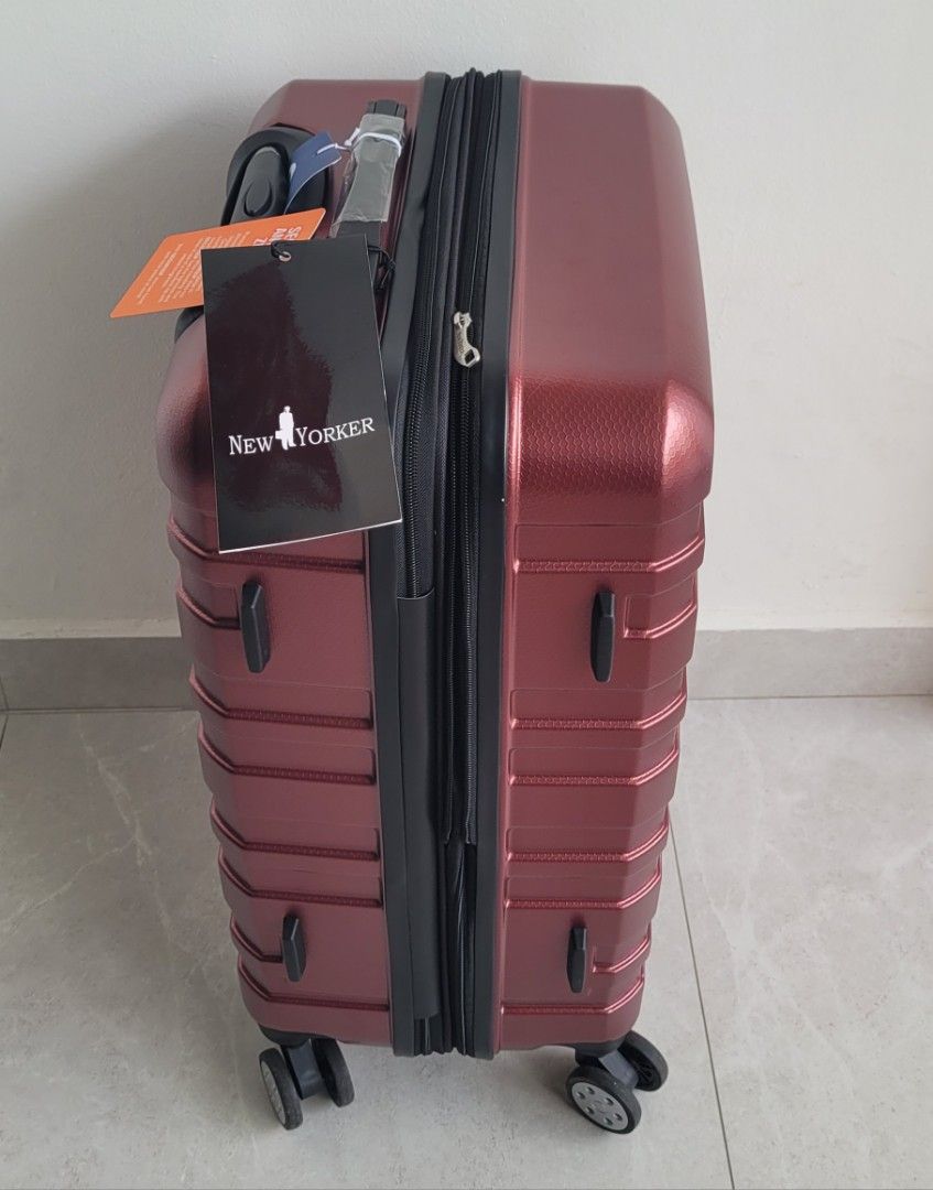 New yorker best sale luggage 24 inch