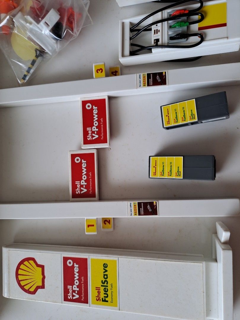 Shell station self assembly kit, Hobbies & Toys, Toys & Games on Carousell