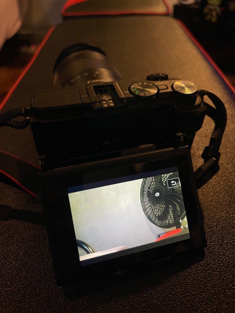 Canon EOS M3 Mirrorless Camera [2nd Hand] WITH FREEBIES, Photography