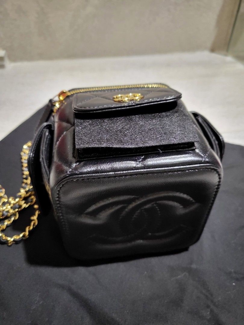 Chanel Vanity Bag with Top Handle & Mirror, Luxury, Bags & Wallets on  Carousell