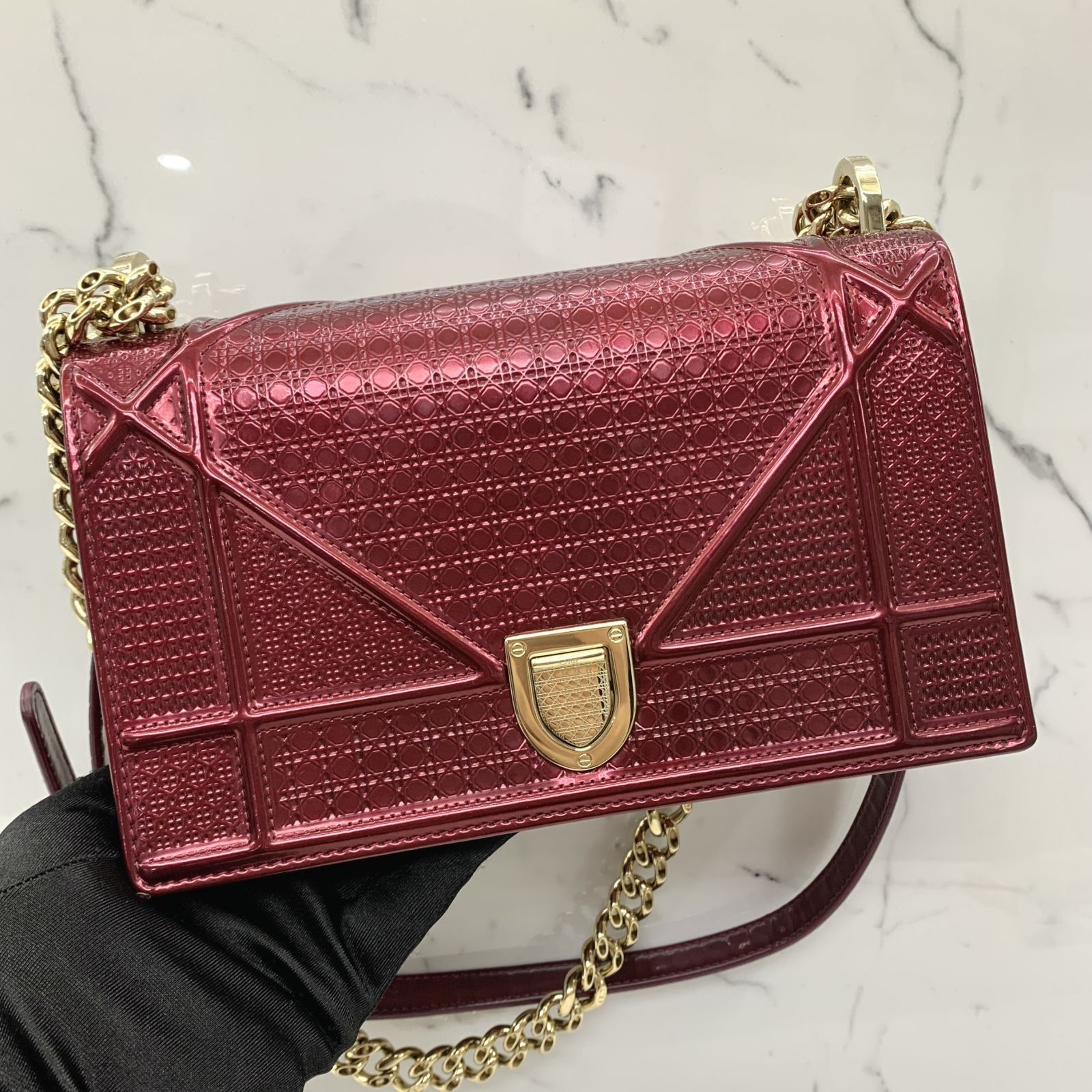 Red diorama hotsell bag